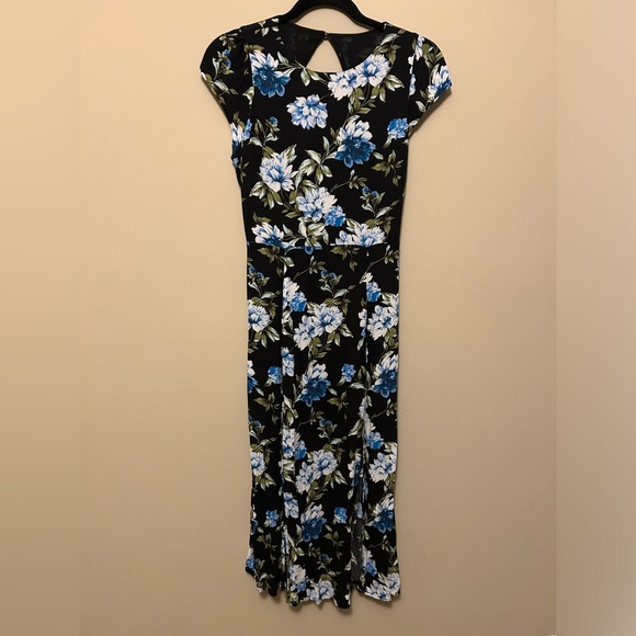 Banana Republic floral midi dress with lining and side slit. New never worn. - Picture 2 of 4
